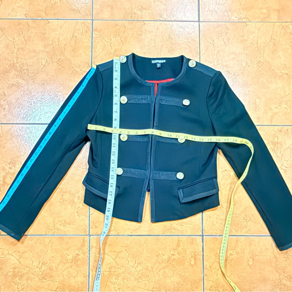 Express Black Blazer With Structured Silhouette - image 3